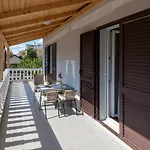 Tribunj Apartman *