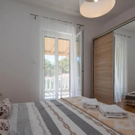 Apartman Tribunj * Tribunj (Sibenik-Knin)