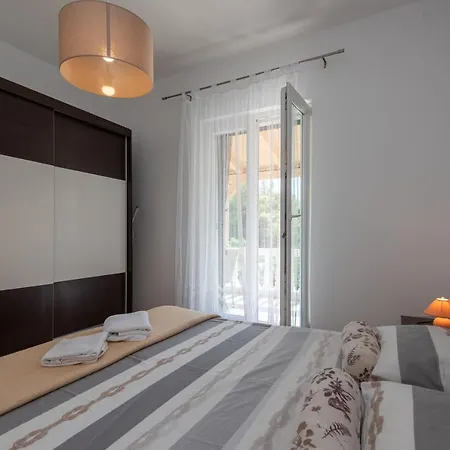 Apartment Apartman Tribunj *