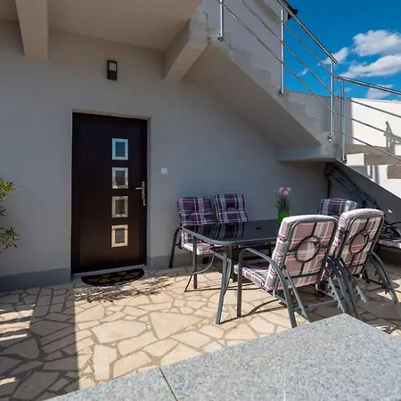 Apartment Apartman Tribunj Tribunj (Sibenik-Knin)