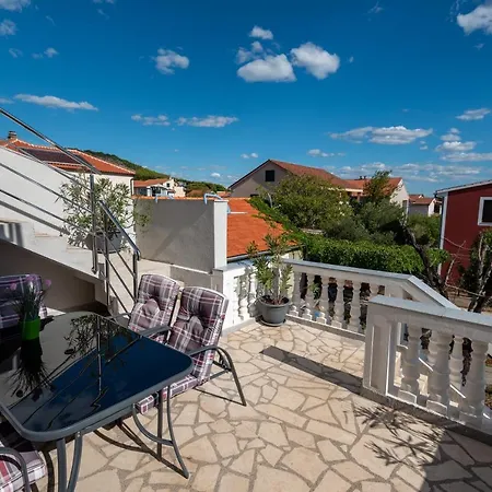 Tribunj アパート Tribalj